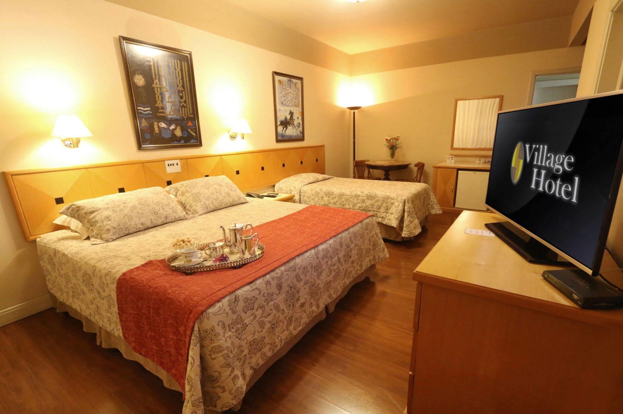 Village Hotel Ponta Grossa  Buitenkant foto