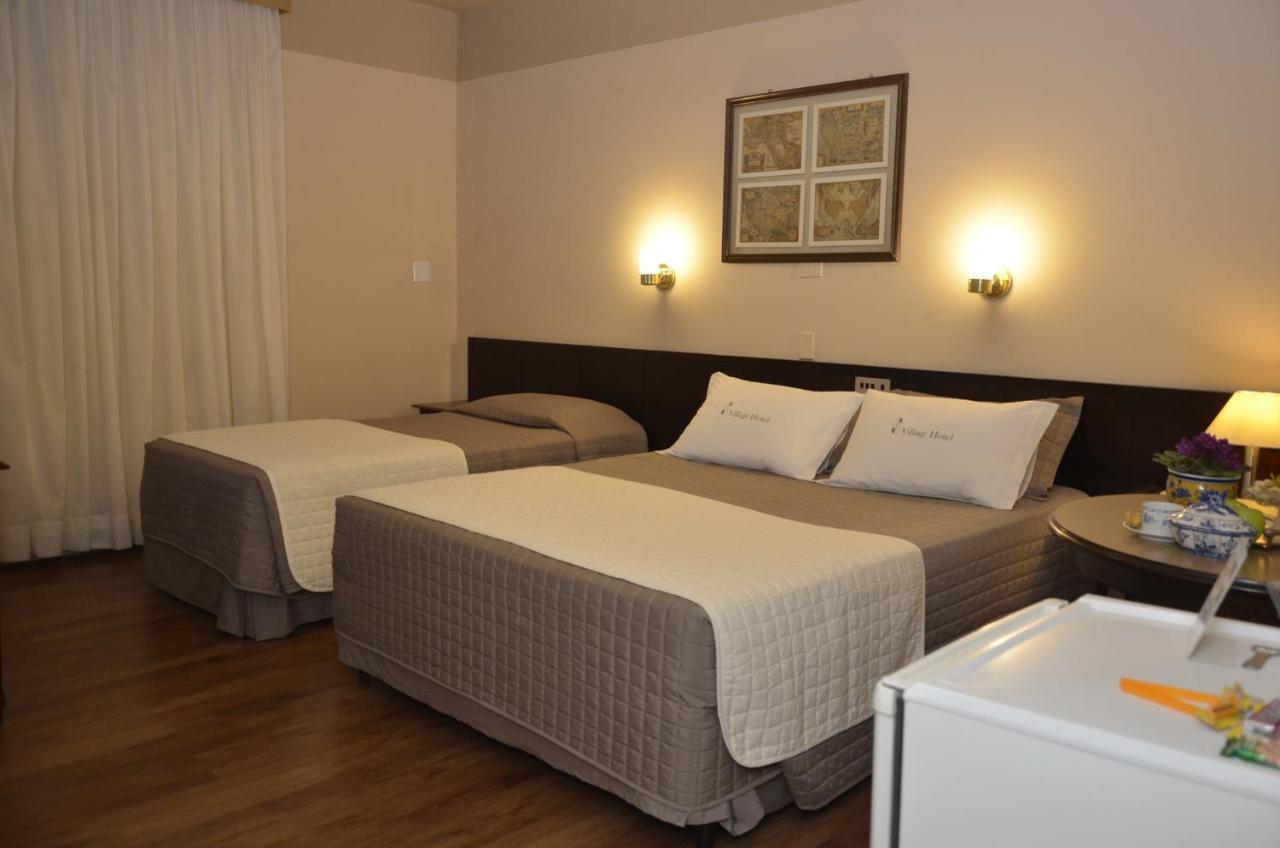 Village Hotel Ponta Grossa  Buitenkant foto